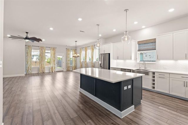 404 Simmental LOOP, Hutto, TX 78634
