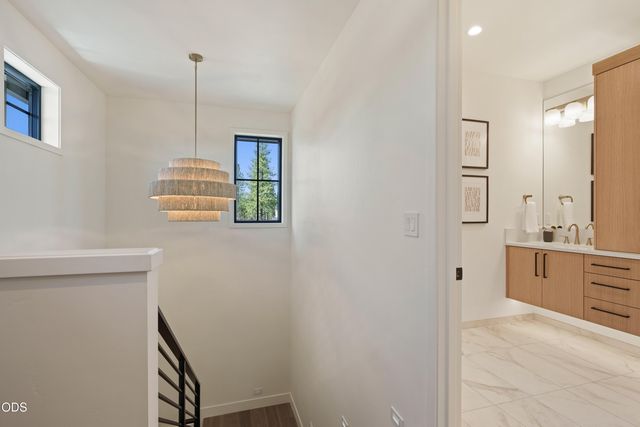3333 NW Leavitt Lane 256, Bend, OR 97703