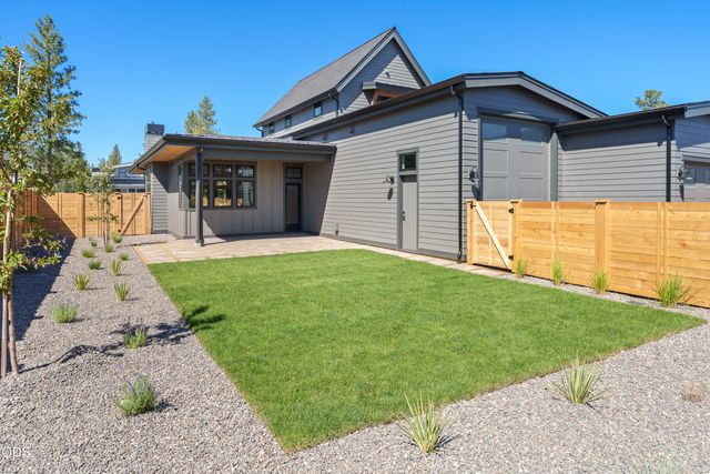 3333 NW Leavitt Lane 256, Bend, OR 97703