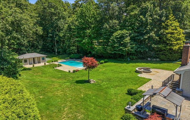 15 Tiber Road, Oyster Bay Cove, NY 11791
