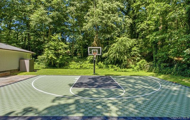 15 Tiber Road, Oyster Bay Cove, NY 11791