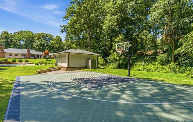 15 Tiber Road, Oyster Bay Cove, NY 11791