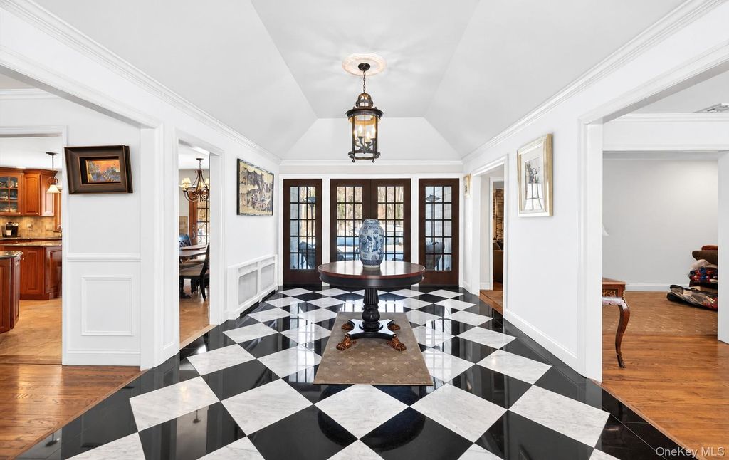 15 Tiber Road, Oyster Bay Cove, NY 11791 — photo 4