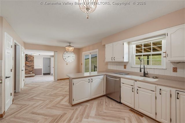 212 Pawnee Drive, Charleston, WV 25312
