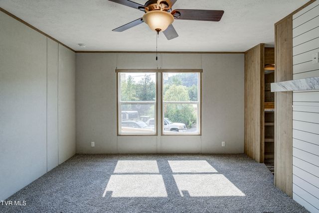 1295 Highway 19e, Bluff City, TN 37618