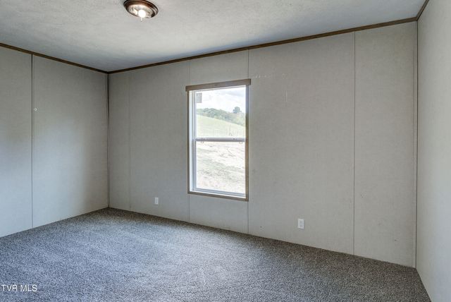 1295 Highway 19e, Bluff City, TN 37618