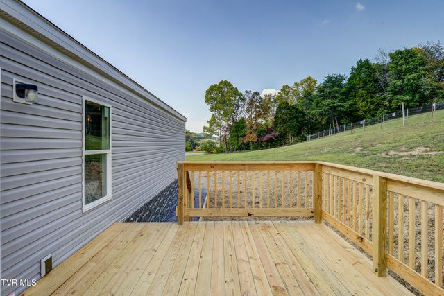 1295 Highway 19e, Bluff City, TN 37618