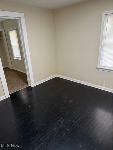 1194 Greenwood Avenue, Akron, OH 44320