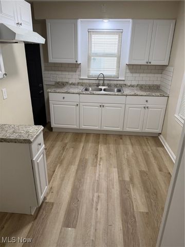 1194 Greenwood Avenue, Akron, OH 44320