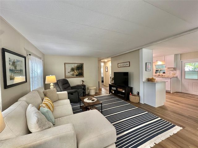 106 ROYAL PALM DRIVE, Leesburg, FL 34748