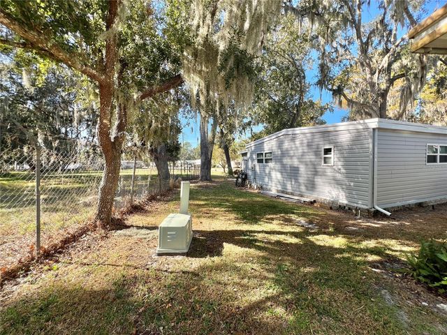 106 ROYAL PALM DRIVE, Leesburg, FL 34748