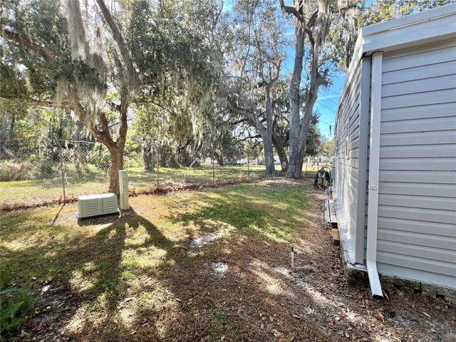 106 ROYAL PALM DRIVE, Leesburg, FL 34748