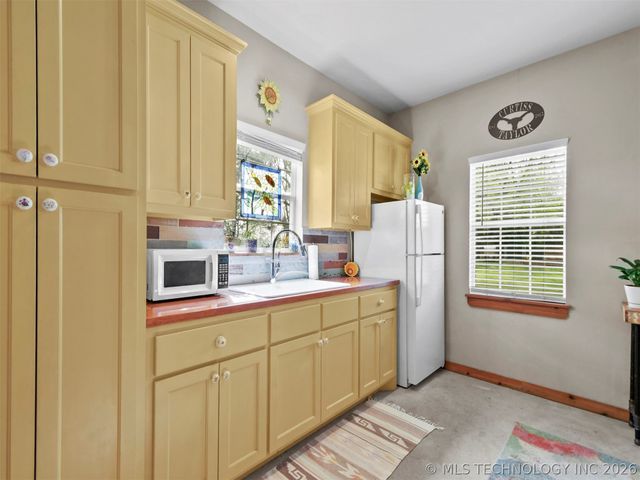 2324 N Plainview, Ardmore, OK 73401