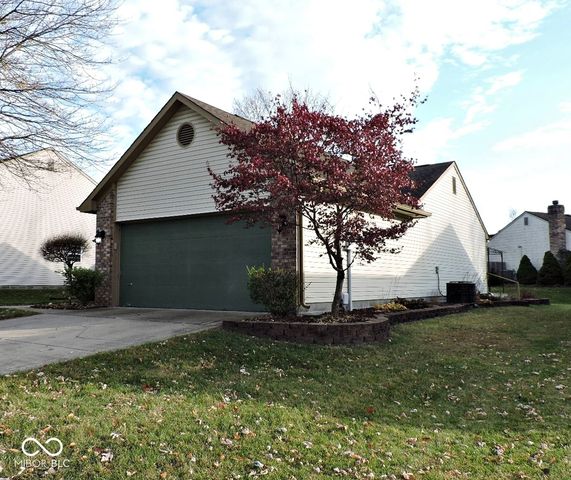 8419 Brook Pointe Court, Indianapolis, IN 46234