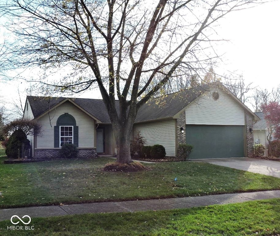 8419 Brook Pointe Court, Indianapolis, IN 46234