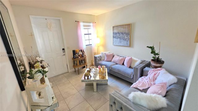 3777 SE 1st St, Homestead, FL 33033