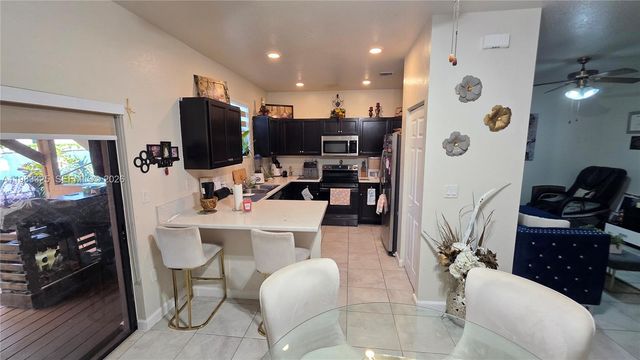 3777 SE 1st St, Homestead, FL 33033