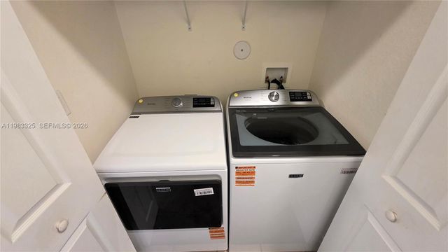 3777 SE 1st St, Homestead, FL 33033