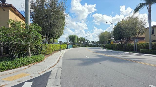 3777 SE 1st St, Homestead, FL 33033