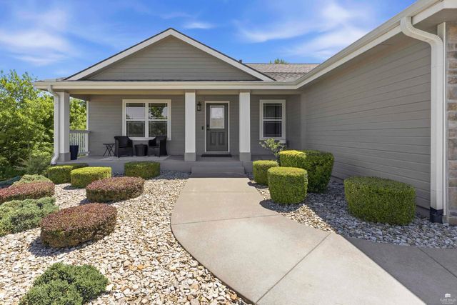 1033 Laussac Drive, Manhattan, KS 66503
