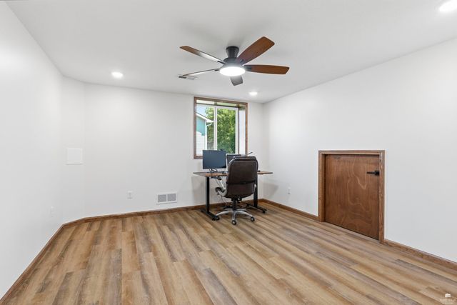 1033 Laussac Drive, Manhattan, KS 66503