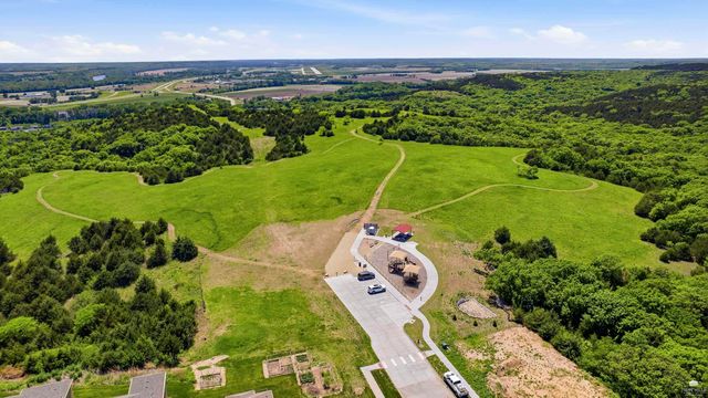 1033 Laussac Drive, Manhattan, KS 66503