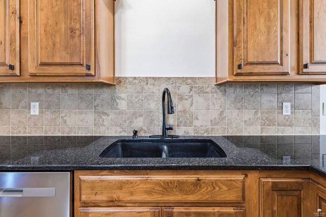 1033 Laussac Drive, Manhattan, KS 66503
