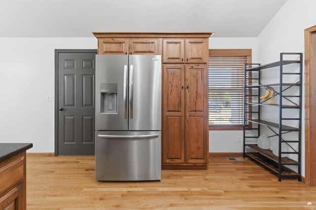 1033 Laussac Drive, Manhattan, KS 66503