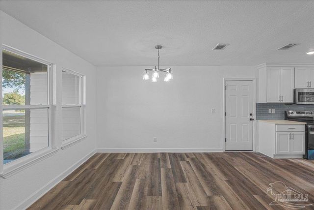 2001 Saddlebrook Dr, Pensacola, FL 32526