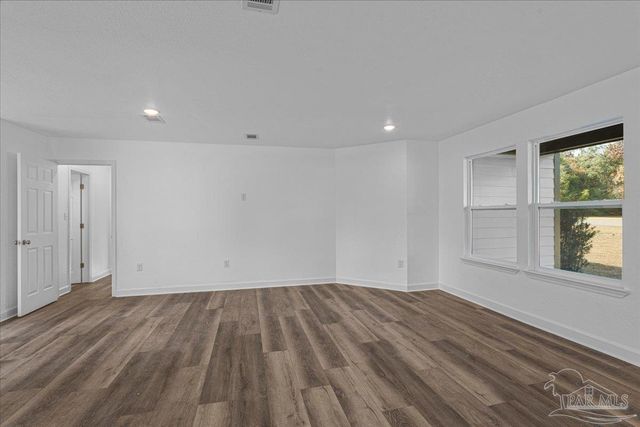 2001 Saddlebrook Dr, Pensacola, FL 32526