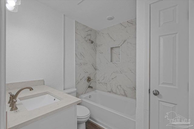 2001 Saddlebrook Dr, Pensacola, FL 32526