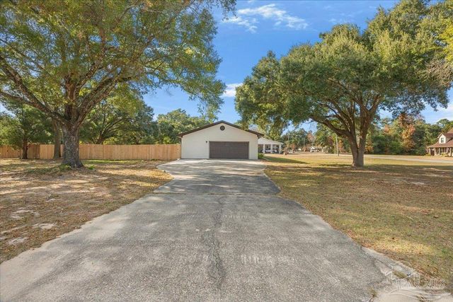 2001 Saddlebrook Dr, Pensacola, FL 32526