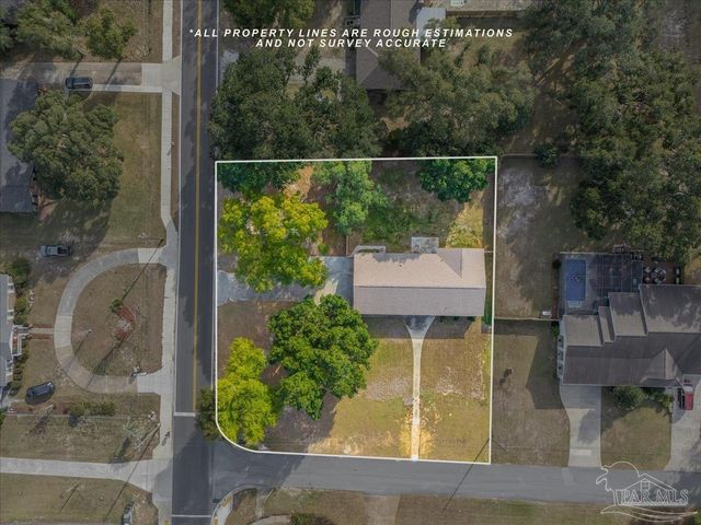 2001 Saddlebrook Dr, Pensacola, FL 32526