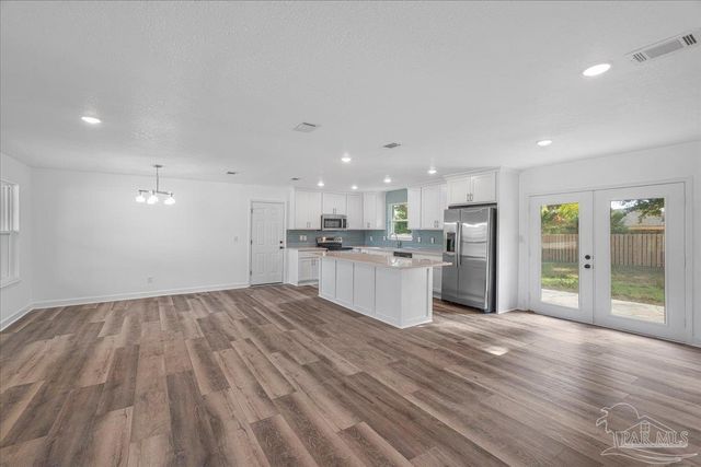 2001 Saddlebrook Dr, Pensacola, FL 32526