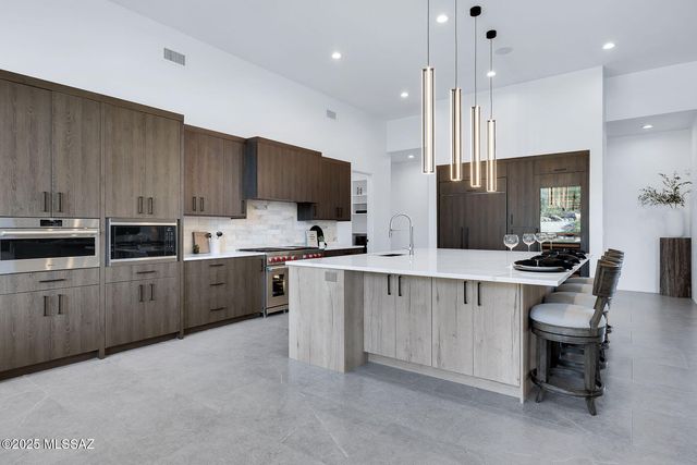 1704 E Sanctuary Cove Way, Tucson, AZ 85718