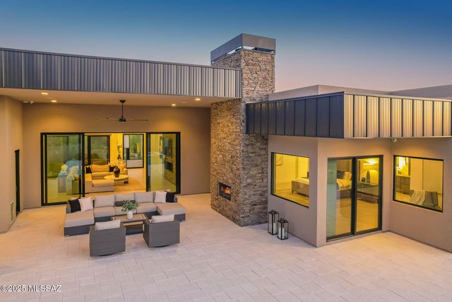 1704 E Sanctuary Cove Way, Tucson, AZ 85718