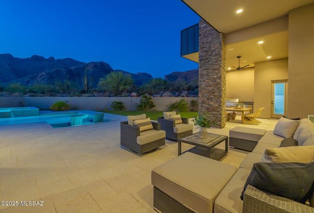 1704 E Sanctuary Cove Way, Tucson, AZ 85718