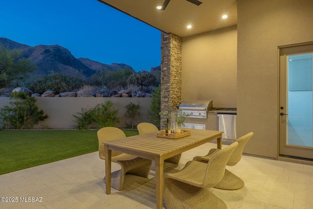 1704 E Sanctuary Cove Way, Tucson, AZ 85718