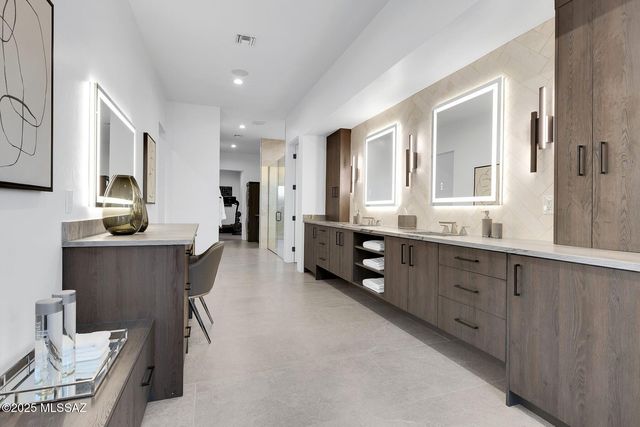 1704 E Sanctuary Cove Way, Tucson, AZ 85718