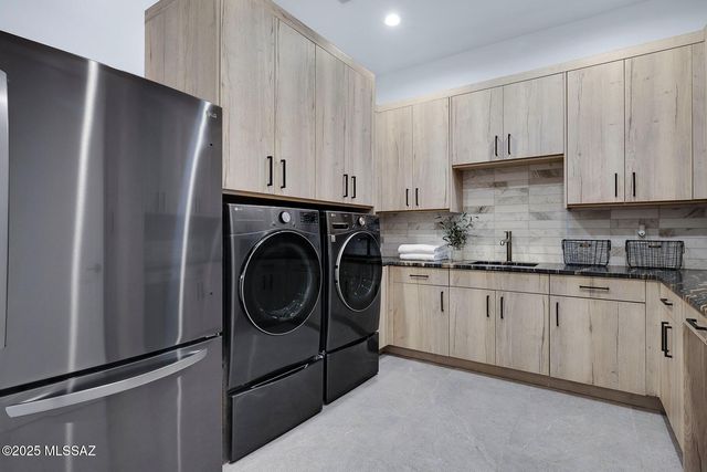 1704 E Sanctuary Cove Way, Tucson, AZ 85718