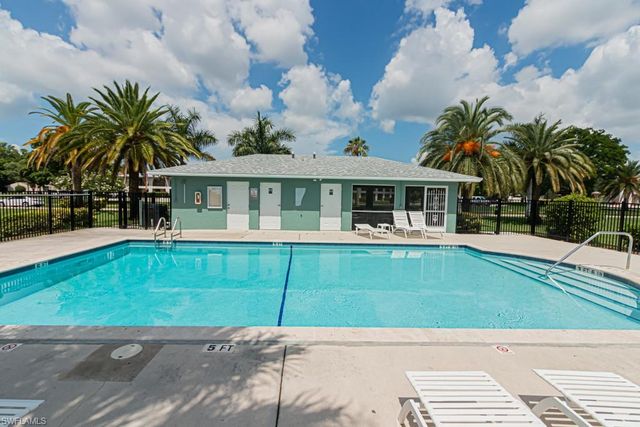 130 Cypress WAY E 1, Naples, FL 34110