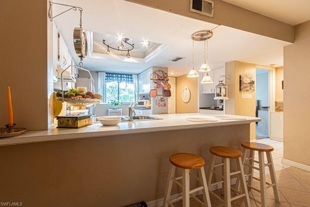 130 Cypress WAY E 1, Naples, FL 34110