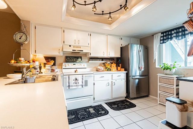 130 Cypress WAY E 1, Naples, FL 34110