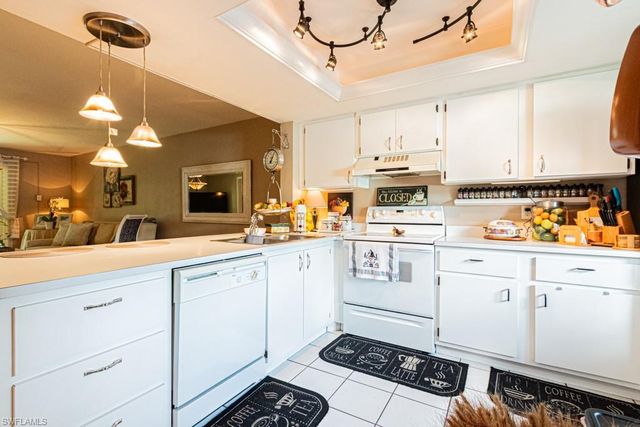 130 Cypress WAY E 1, Naples, FL 34110