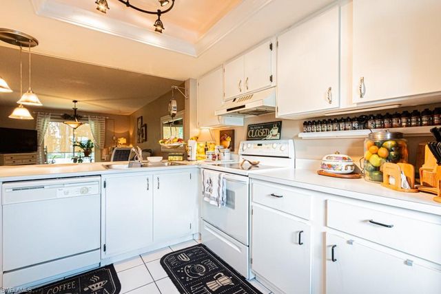 130 Cypress WAY E 1, Naples, FL 34110