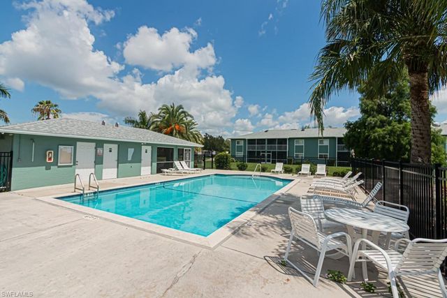 130 Cypress WAY E 1, Naples, FL 34110
