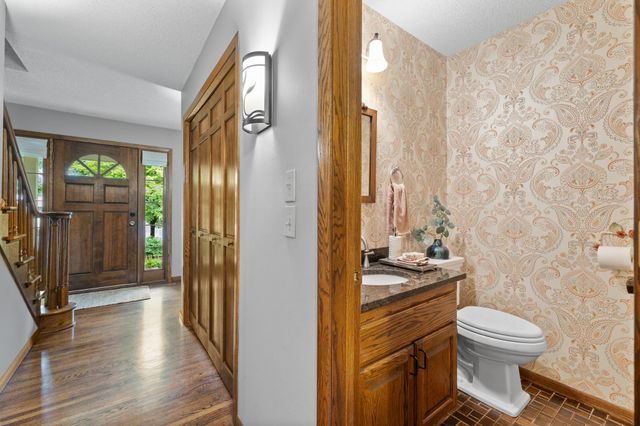 4094 Blueberry Lane, Eagan, MN 55123