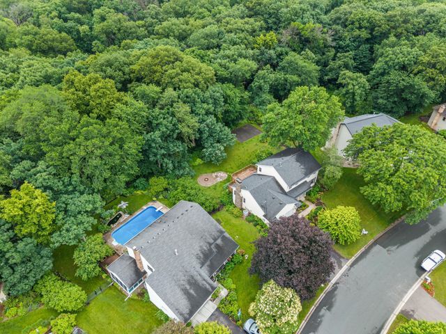 4094 Blueberry Lane, Eagan, MN 55123