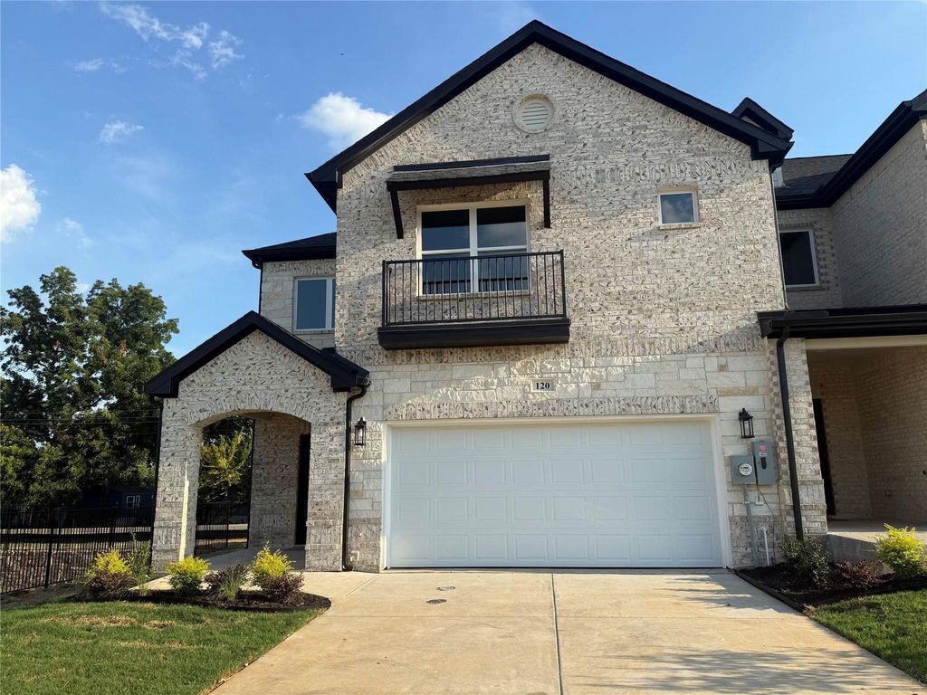 120 Homes Drive, Grand Prairie, TX 75050