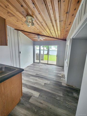 4390 Cass Elizabeth Road, Waterford Charter Township, MI 48328